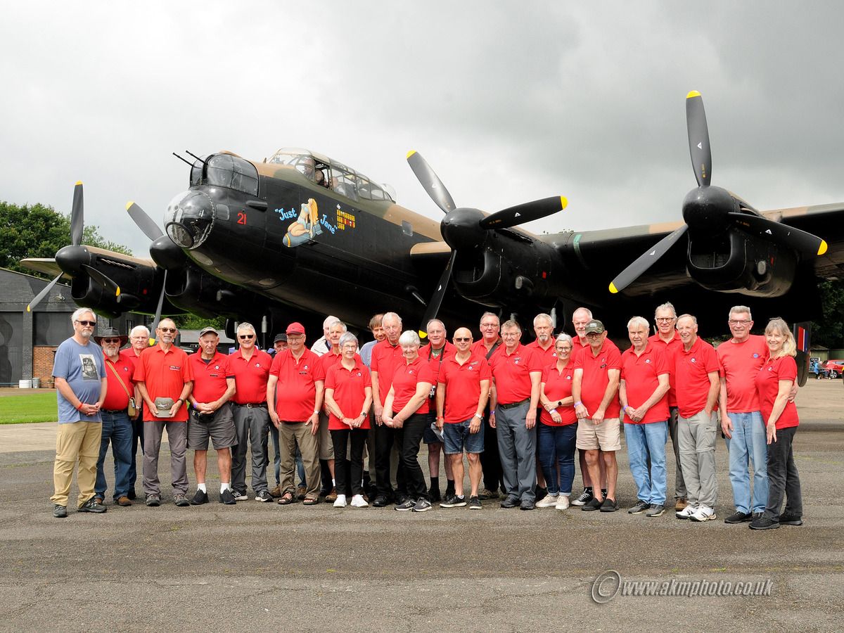 Group Pic Lincs Aviation.jpg